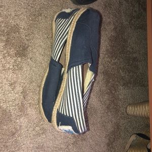 Navy blue toms